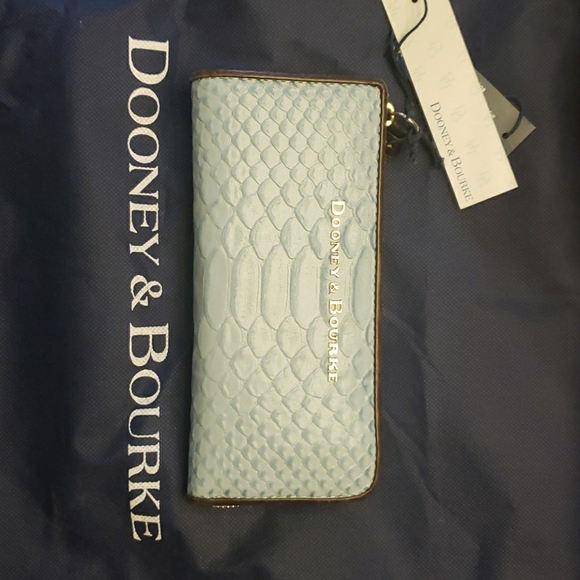 Dooney & Bourke Other - Dooney & Bourke Wallet